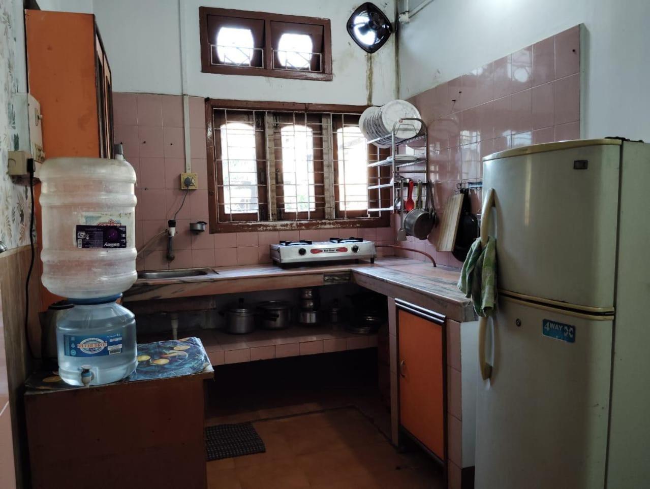 Amazing Homestay Гувахати Экстерьер фото