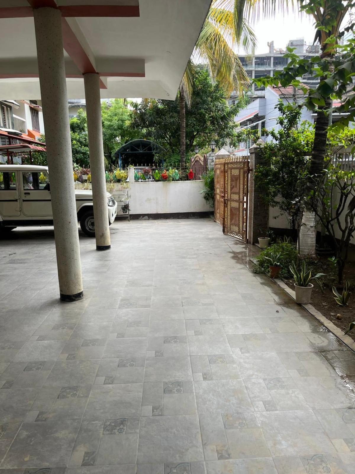 Amazing Homestay Гувахати Экстерьер фото