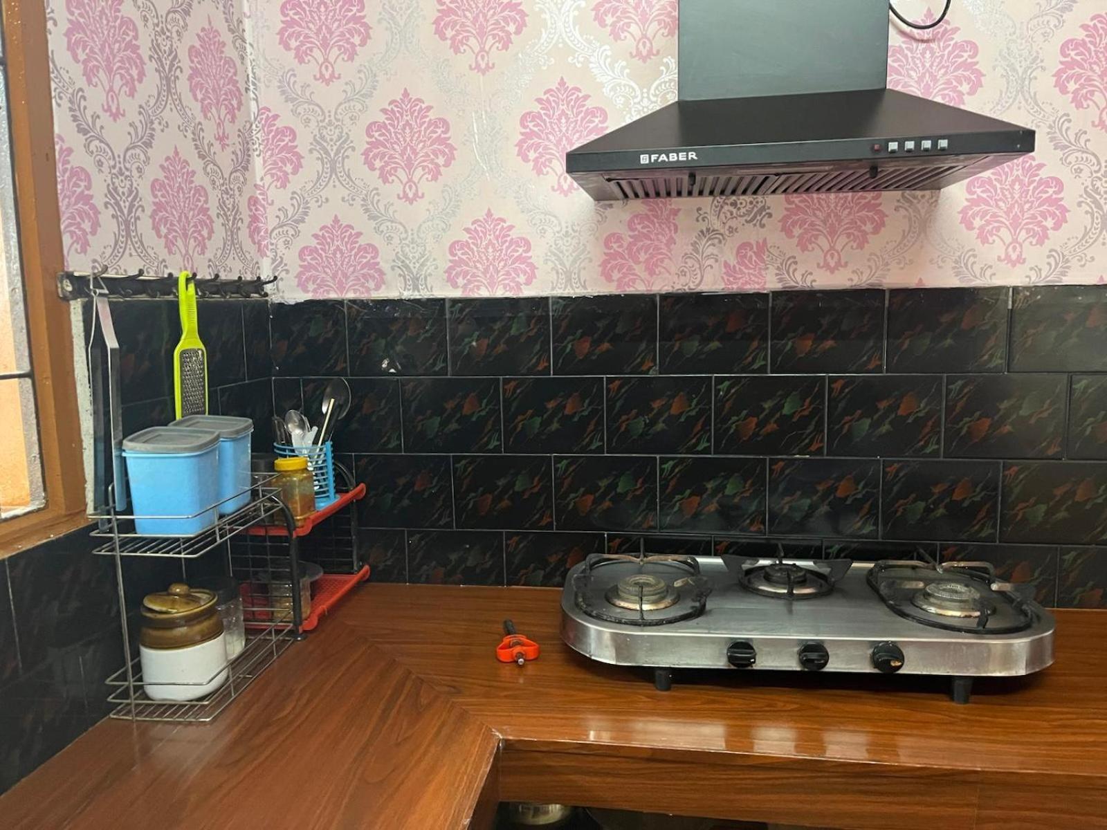Amazing Homestay Гувахати Экстерьер фото