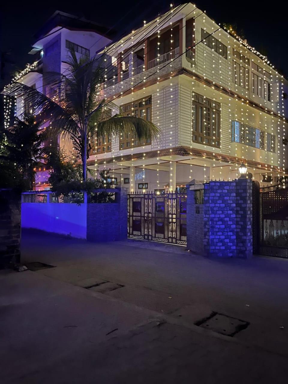 Amazing Homestay Гувахати Экстерьер фото